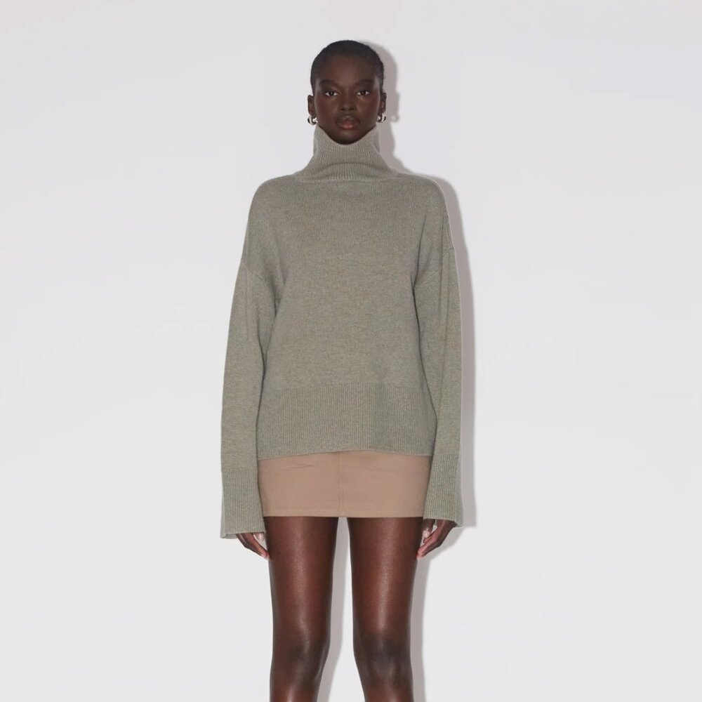 UNCLE STUDIOS THE TURTLENECK